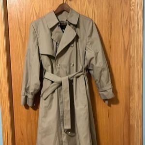 Vintage London Fog trench coat. Size 8 reg.